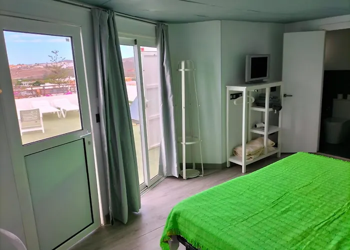 Vv Las Buganvillas Maspalomas - Cocina Y Habitaciones Con Banos Privados